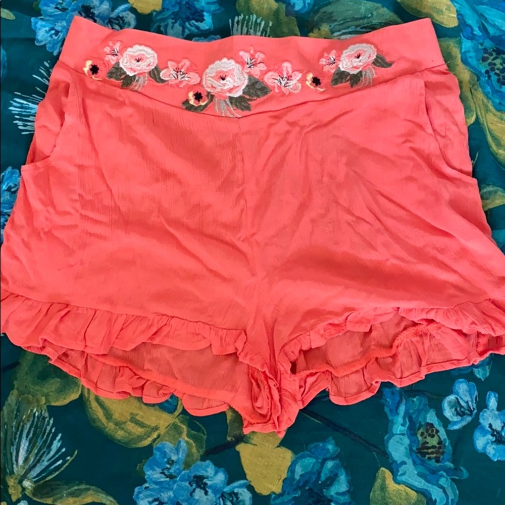Shorts - Picture 3 of 3